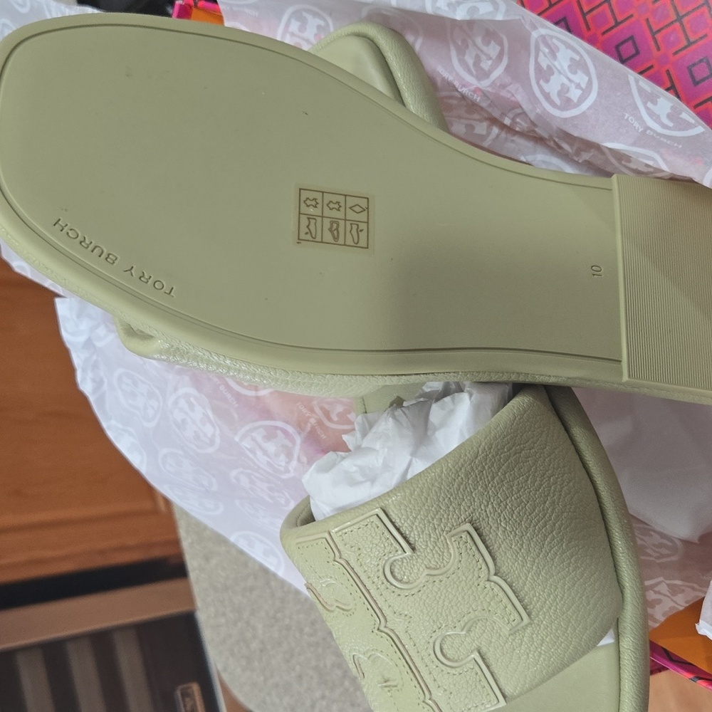 Tory Burch Double T Sport Slide Tumbled Leather - Picture 11 of 11
